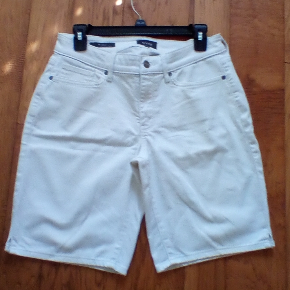 NYDJ white shorts size 6p